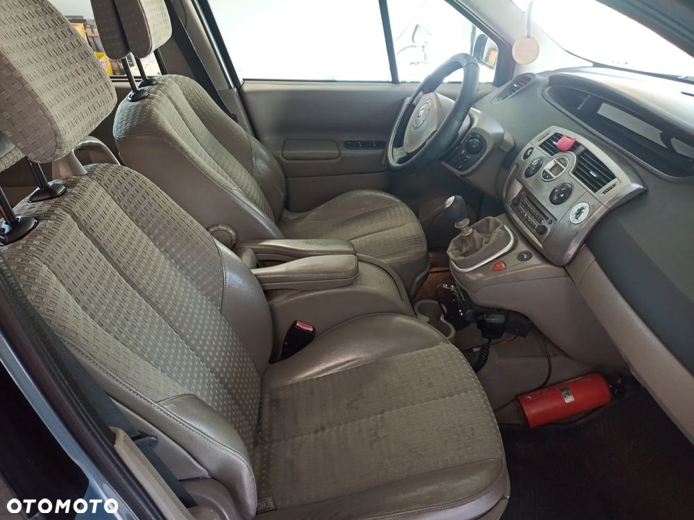 Renault Grand Scenic Gr 1.9 dCi Luxe Expression - 19