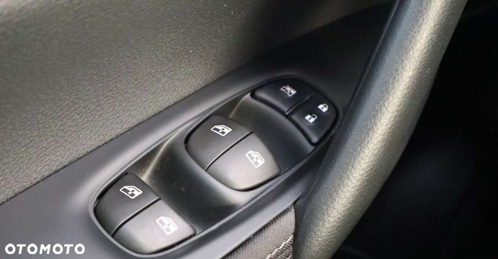 Nissan Qashqai - 23