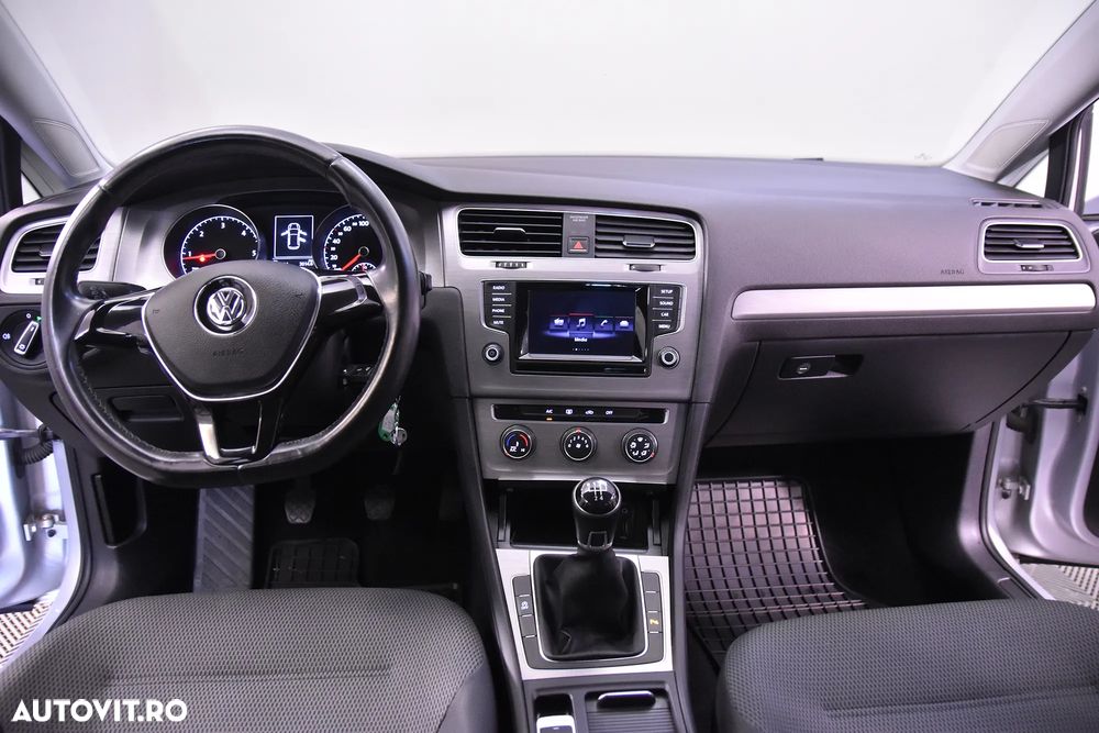 Volkswagen Golf - 9