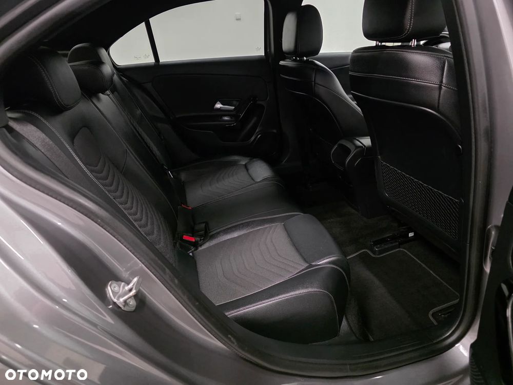 Mercedes-Benz Klasa A 180 d 7G-DCT AMG Line - 21