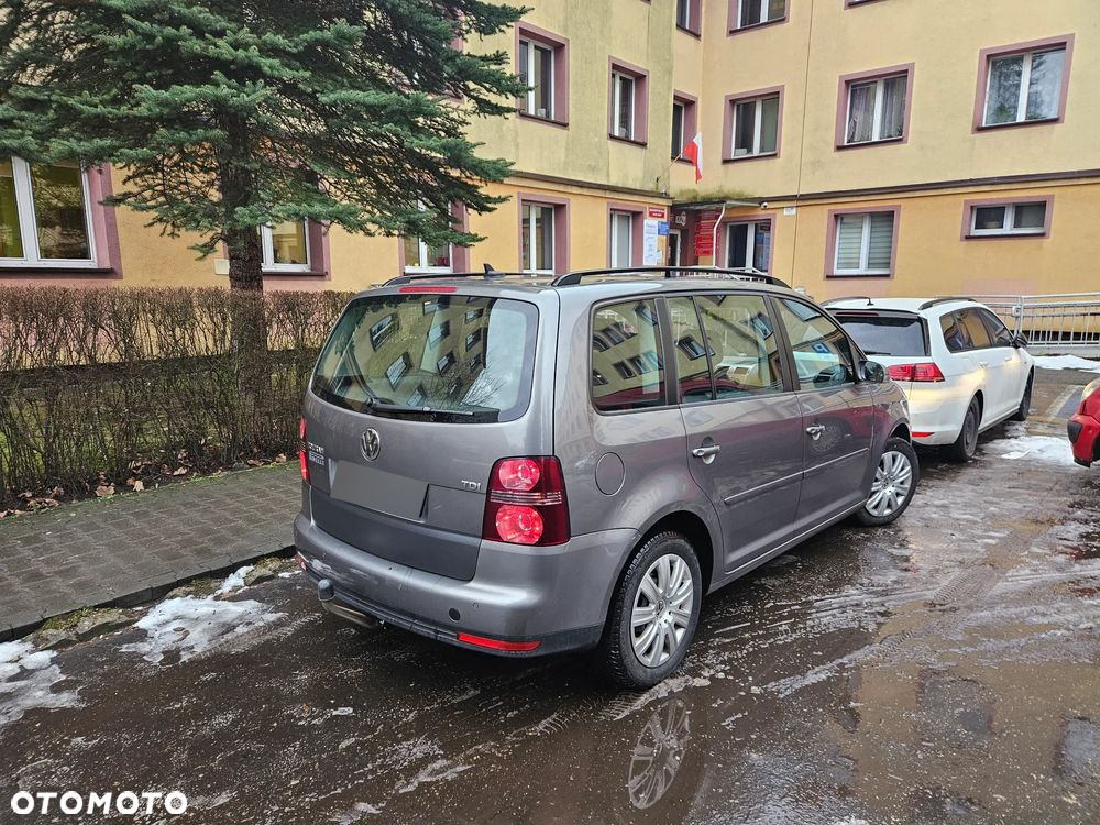 Volkswagen Touran 1.9 TDI Conceptline - 2