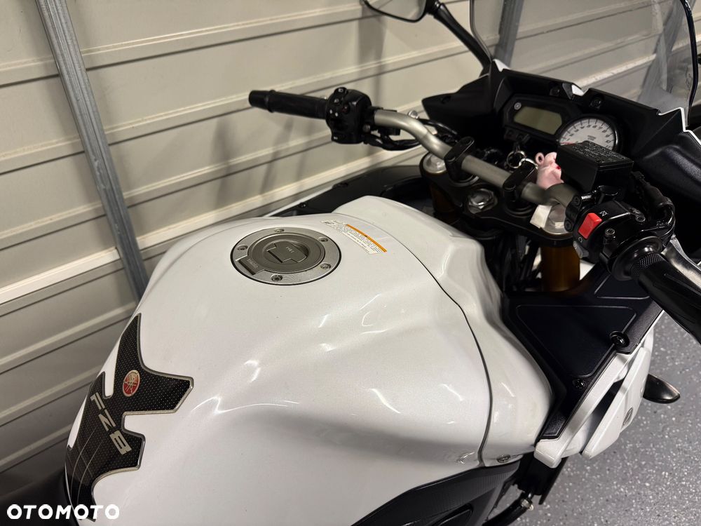 Yamaha FZ8 - 10