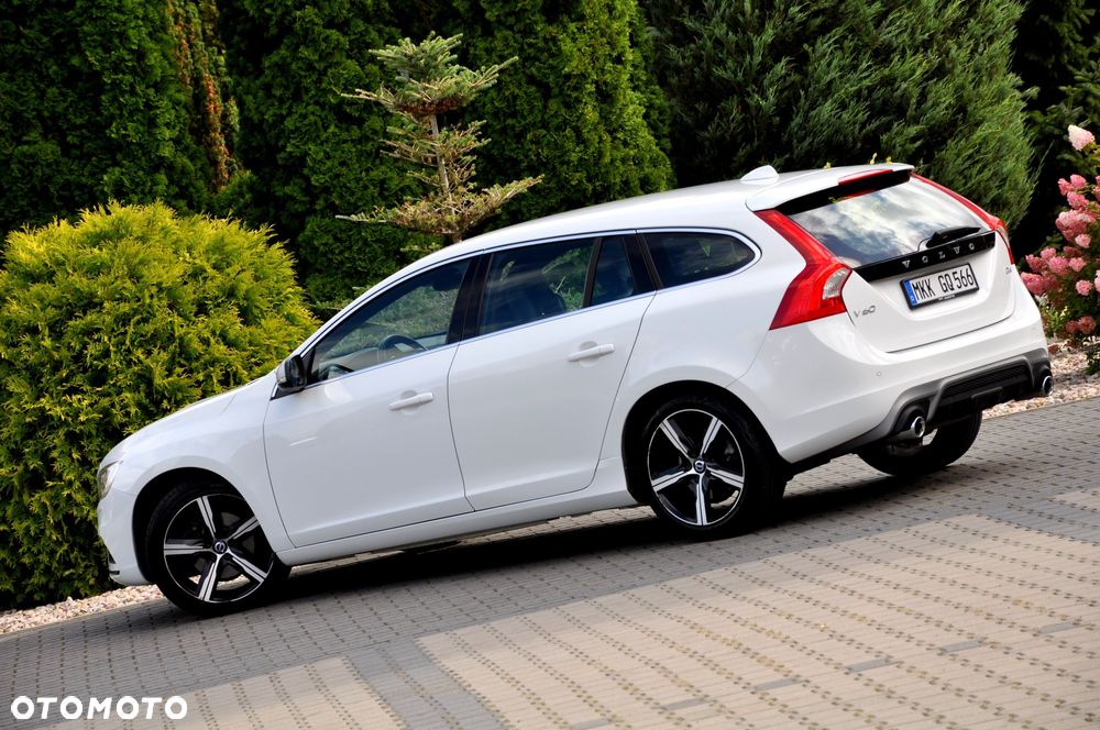 Volvo V60 D4 Drive-E R-Design Momentum - 18