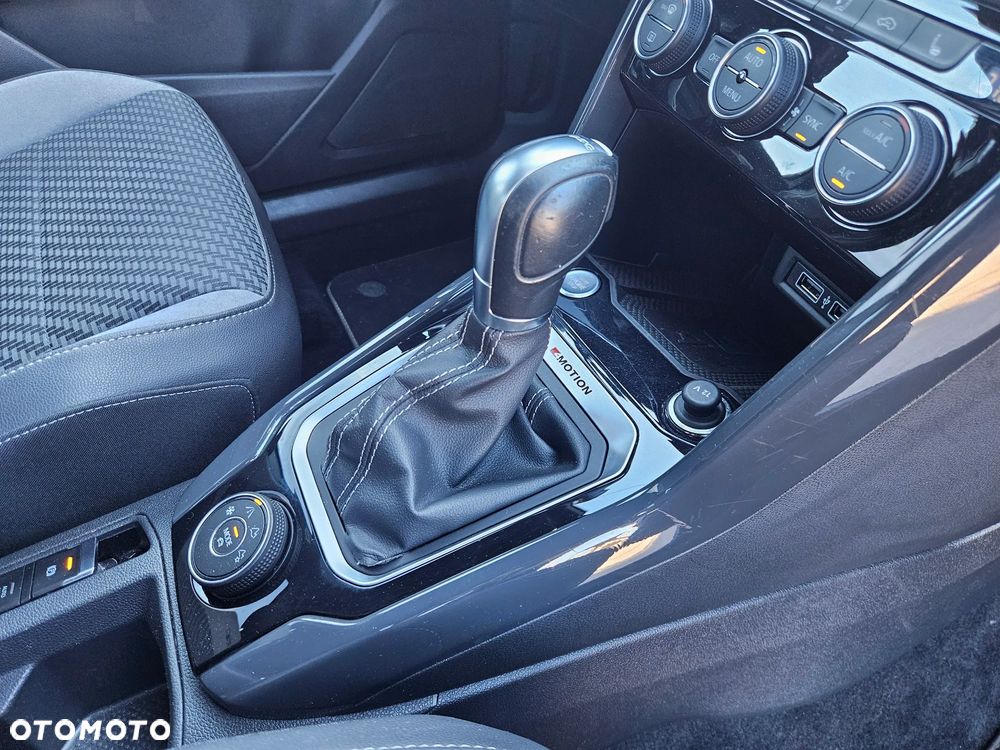 Volkswagen T-Roc 1.5 TSI OPF DSG R-Line - 16