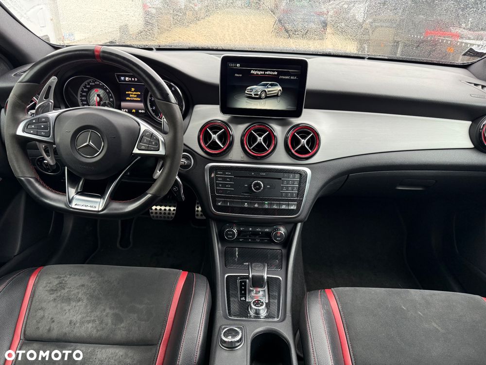 Mercedes-Benz GLA - 13