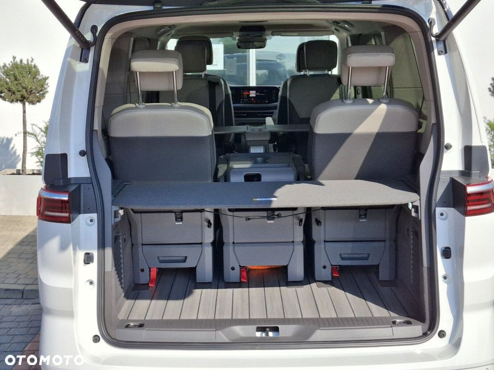 Volkswagen Multivan - 13