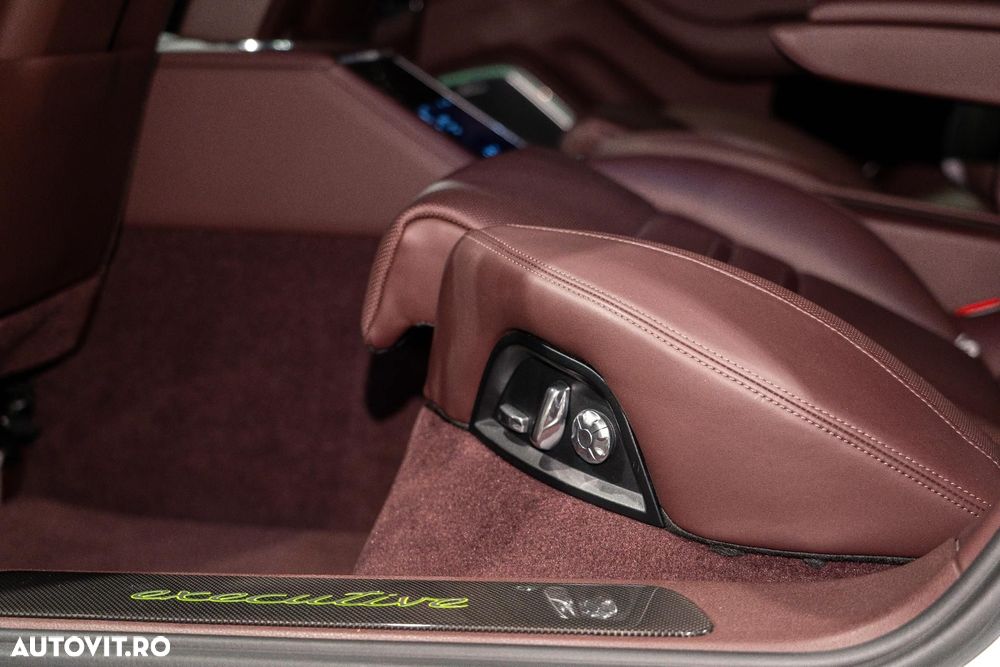 Porsche Panamera - 30