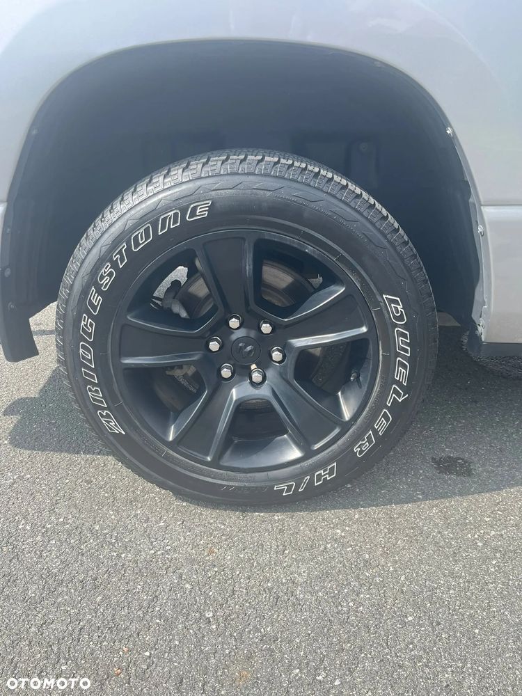Dodge RAM 1500 5.7 4x4 - 18