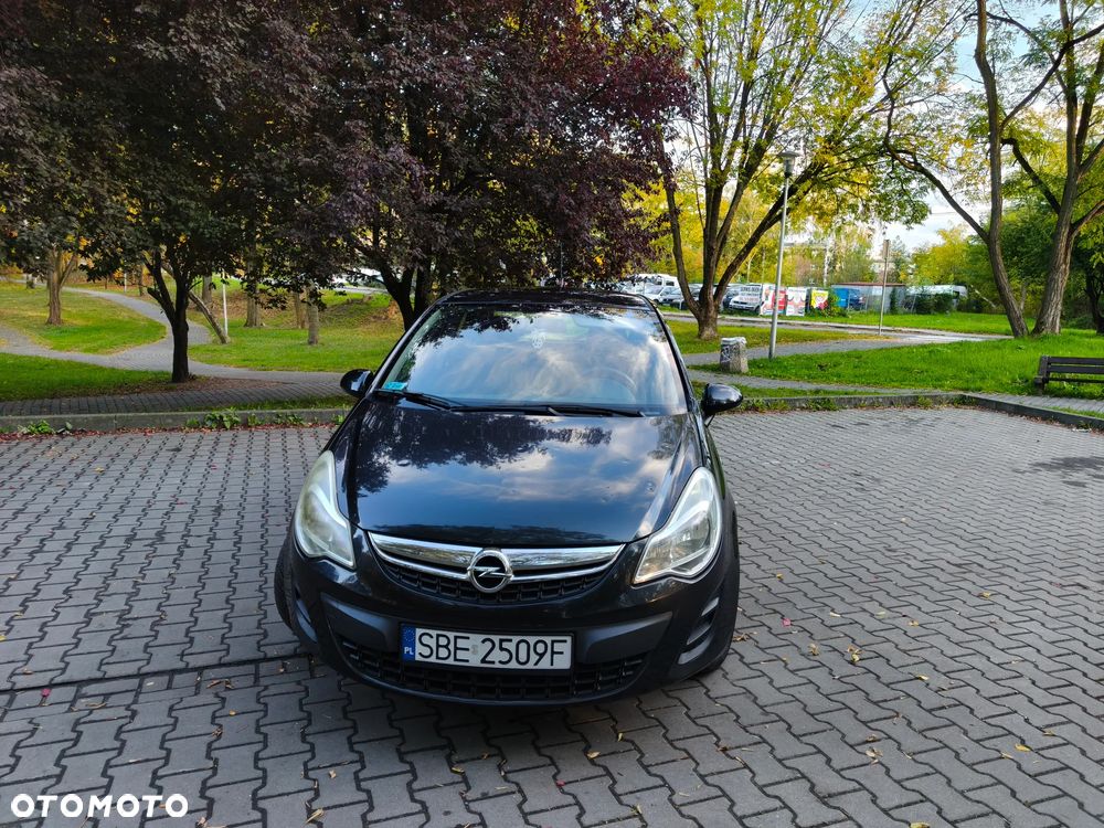 Opel Corsa 2012 photo 2