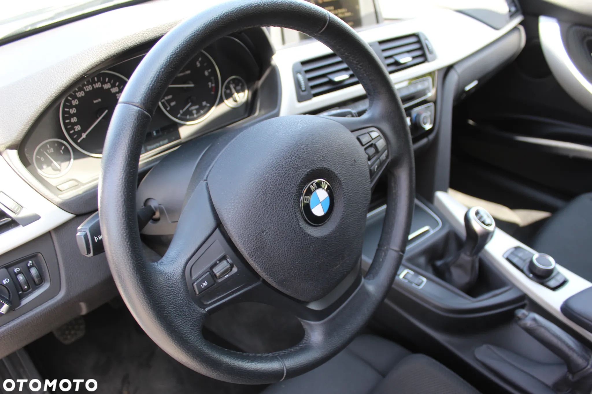 BMW Seria 3 318i - 17