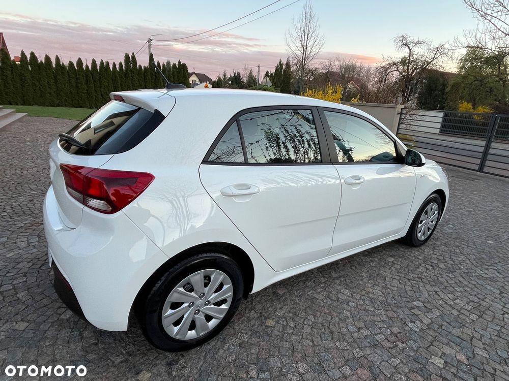 Kia Rio 1.2 M - 10