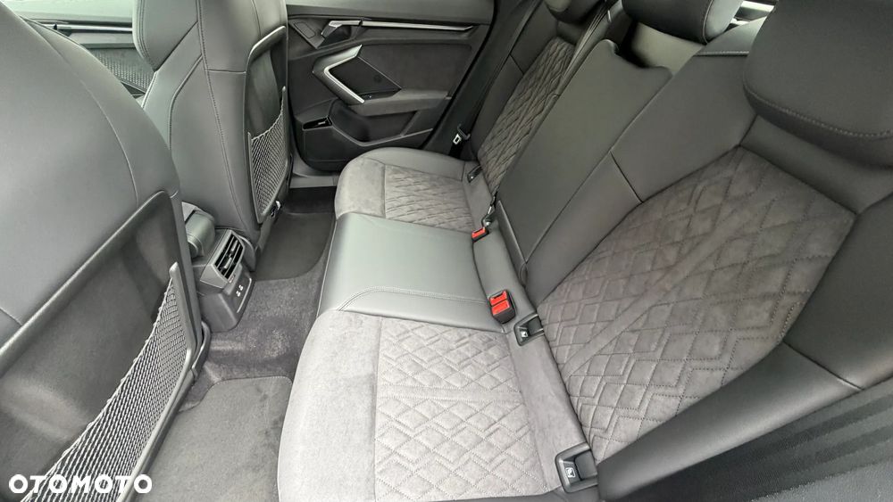 Audi RS3 Limousine - 17