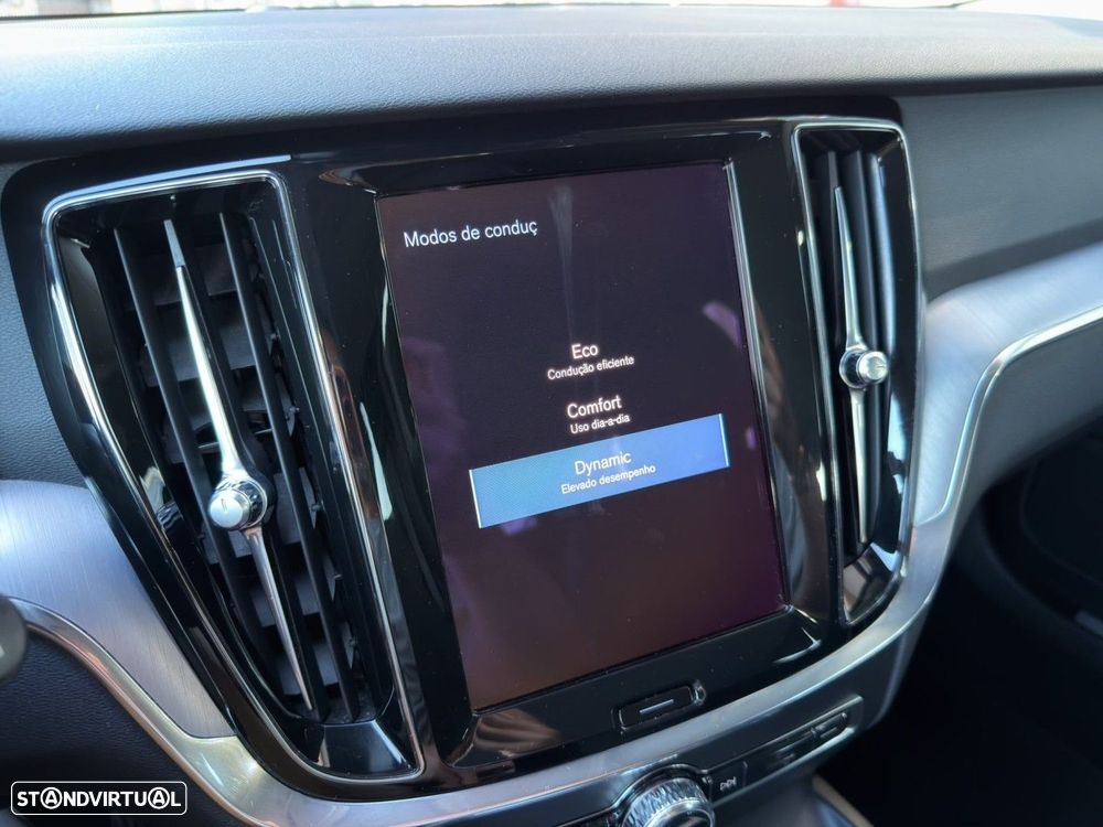 Volvo V60 2.0 D3 Momentum - 19