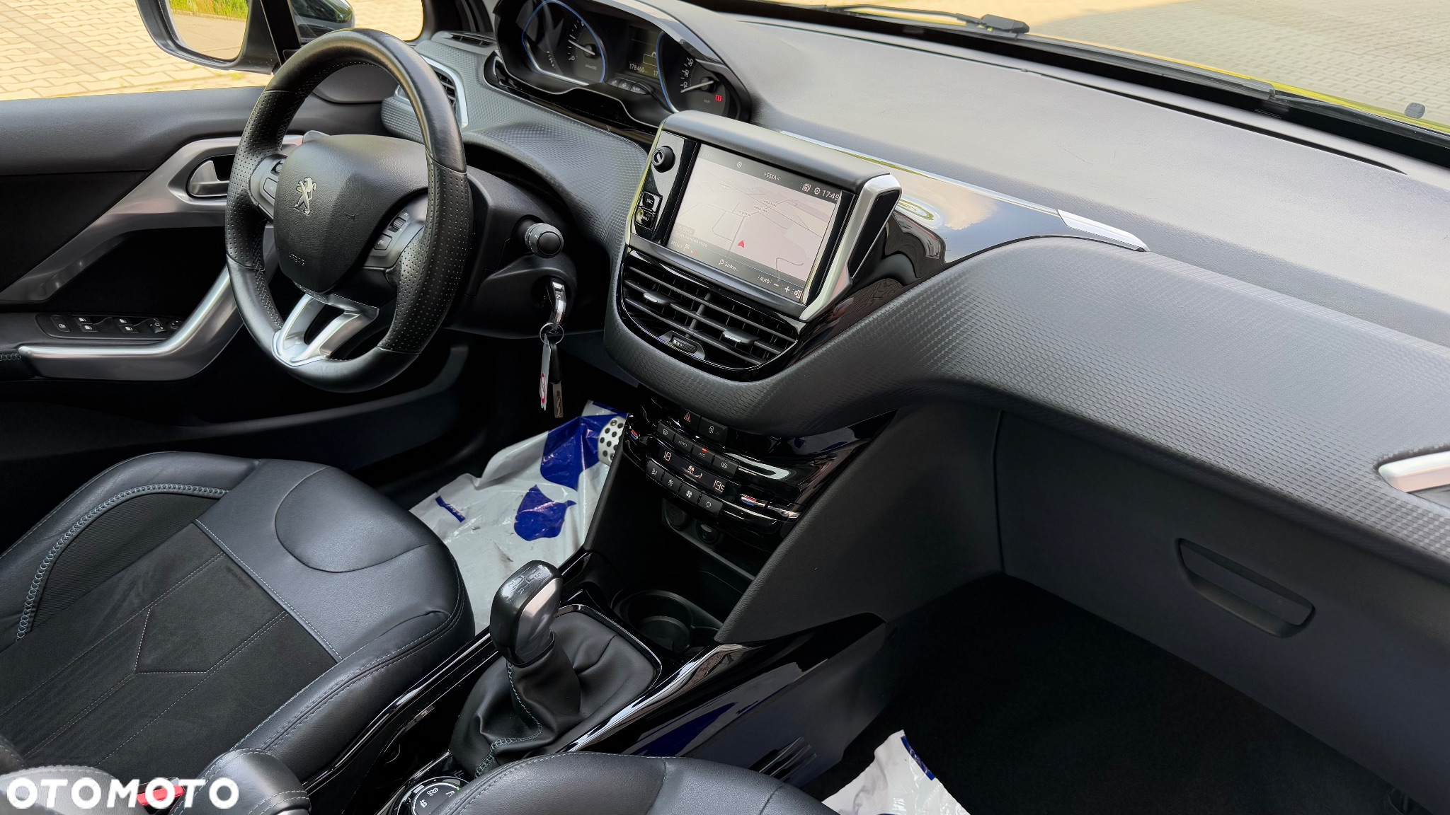 Peugeot 2008 1.6 BlueHDi Allure S&S - 7