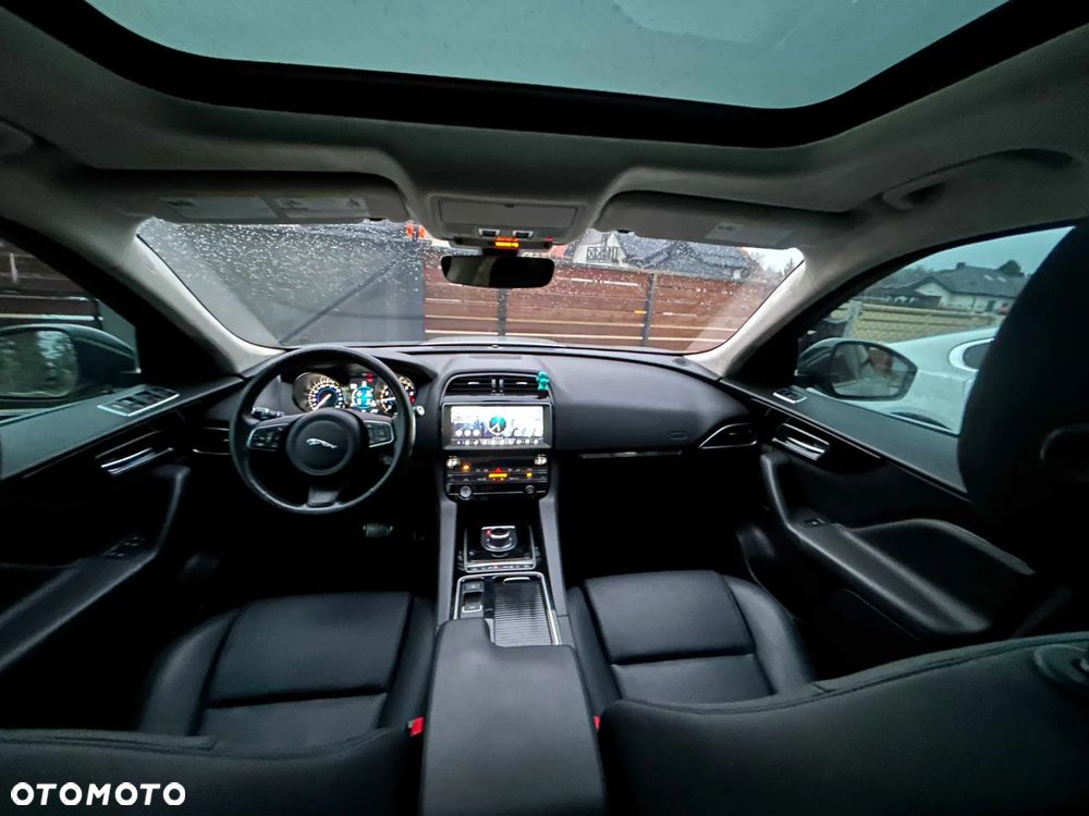 Jaguar F-Pace 2.0 i4P AWD Prestige - 13