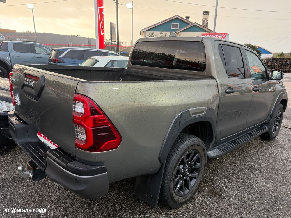 Toyota Hilux 2.8 D-4D 4WD Invincible TA - 20