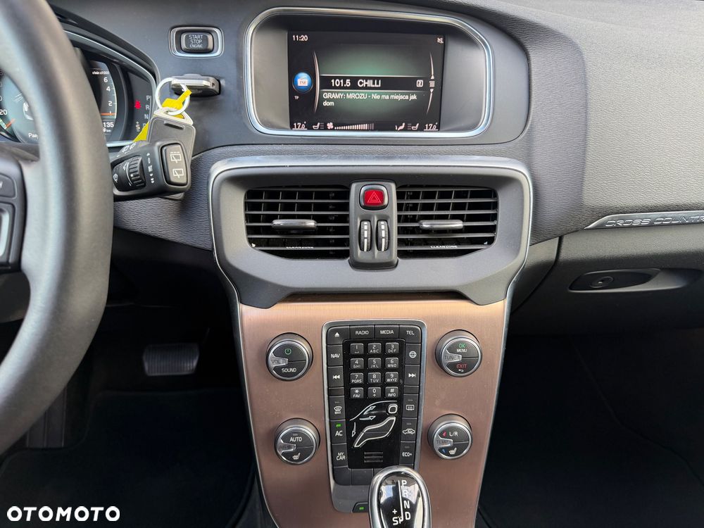 Volvo V40 Cross Country T3 Drive-E Momentum - 13
