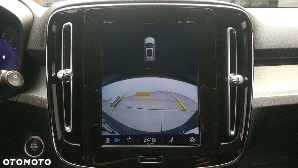 Volvo XC 40 - 25