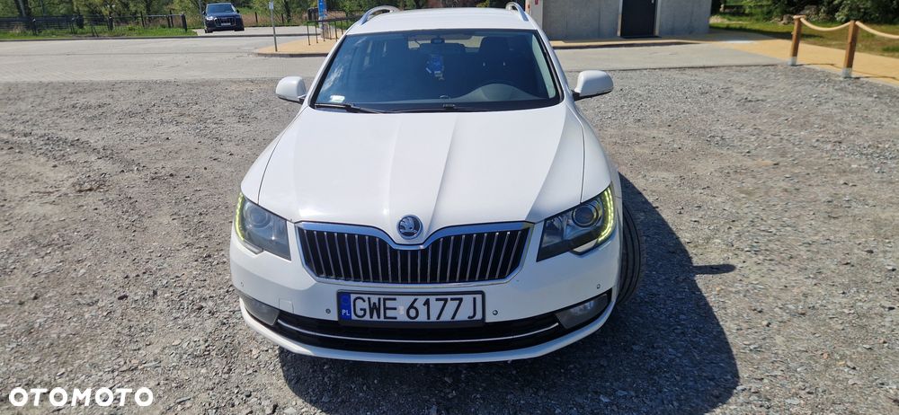 Skoda Superb 2.0 TDI Comfort DSG - 4