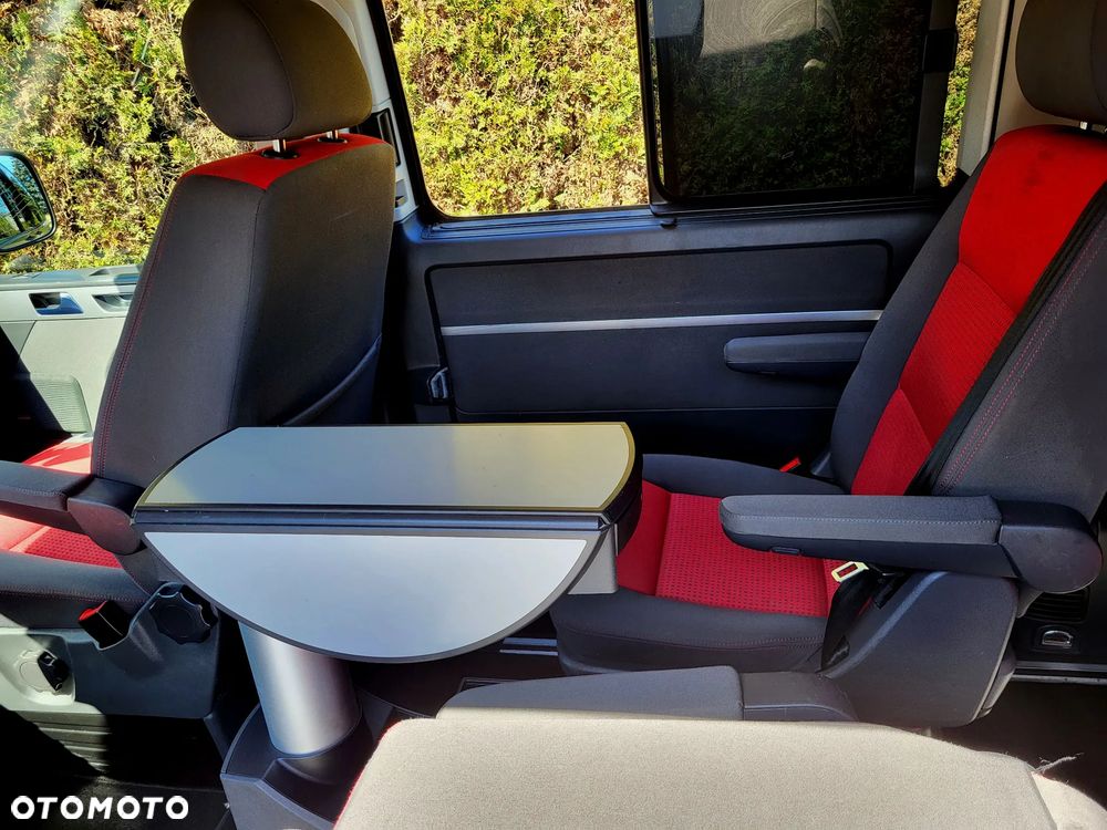 Volkswagen Multivan - 23
