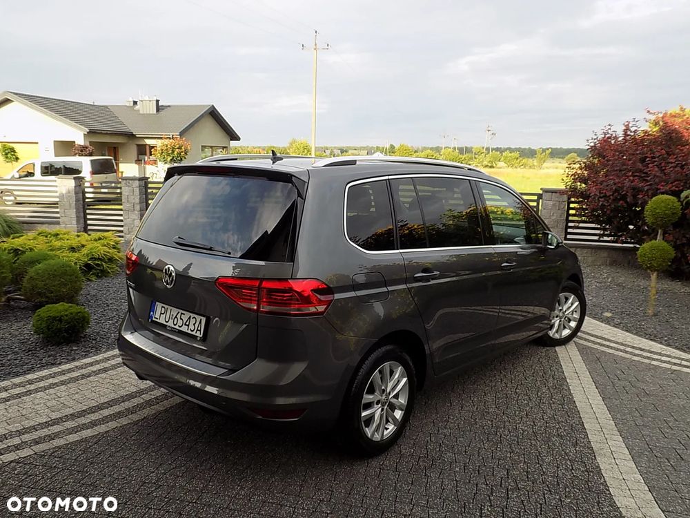 Volkswagen Touran - 22