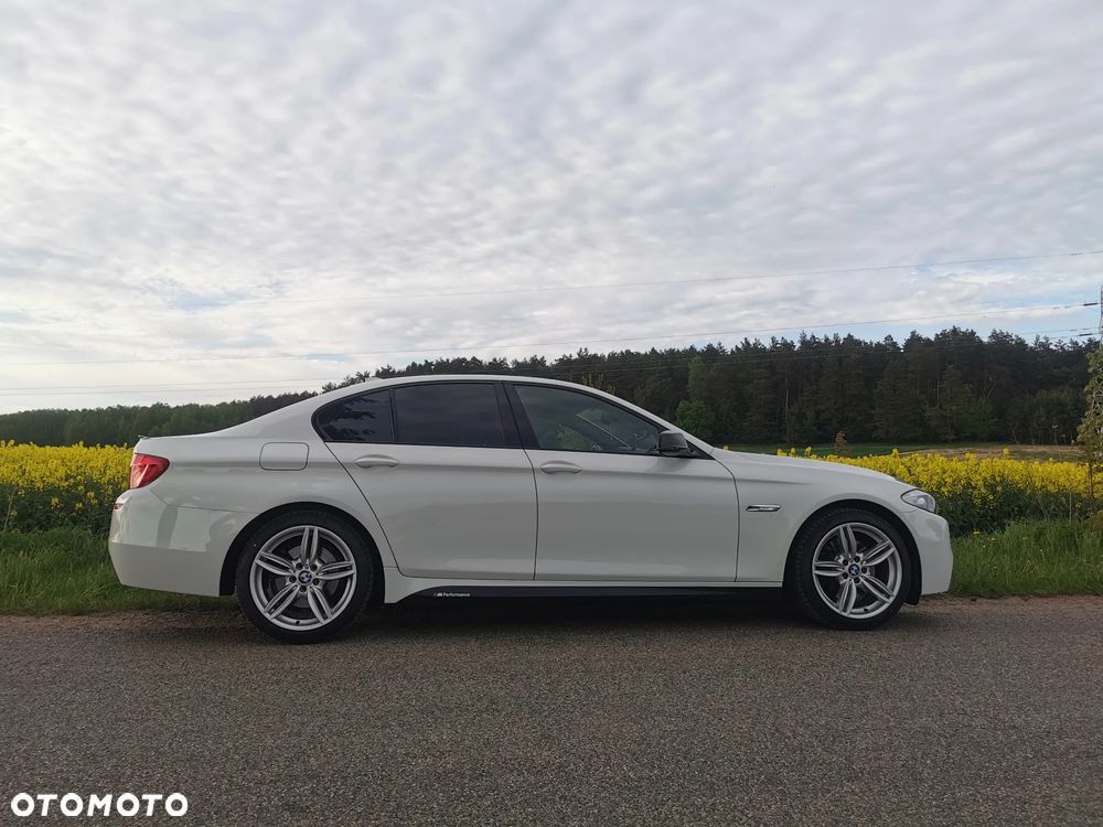 BMW Seria 5 525d xDrive - 22