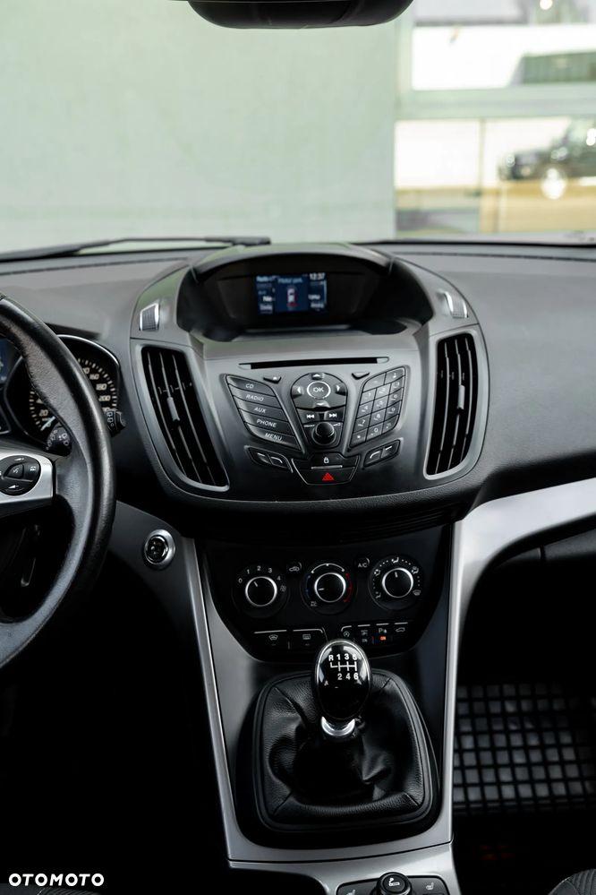 Ford Kuga 1.5 EcoBoost 2x4 Titanium - 26