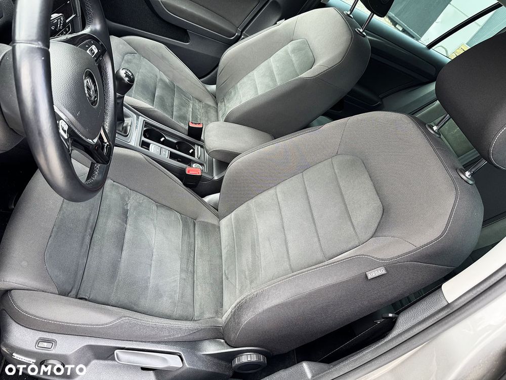 Volkswagen Golf 1.6 TDI SCR Trendline - 19