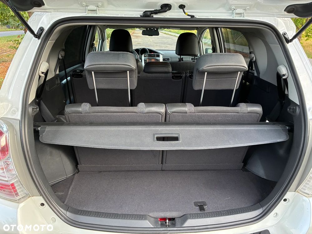 Toyota Verso 1.8 Premium EU5 7os - 31