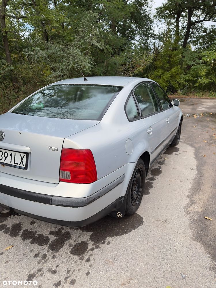 Volkswagen Passat 1.9 TDI - 8