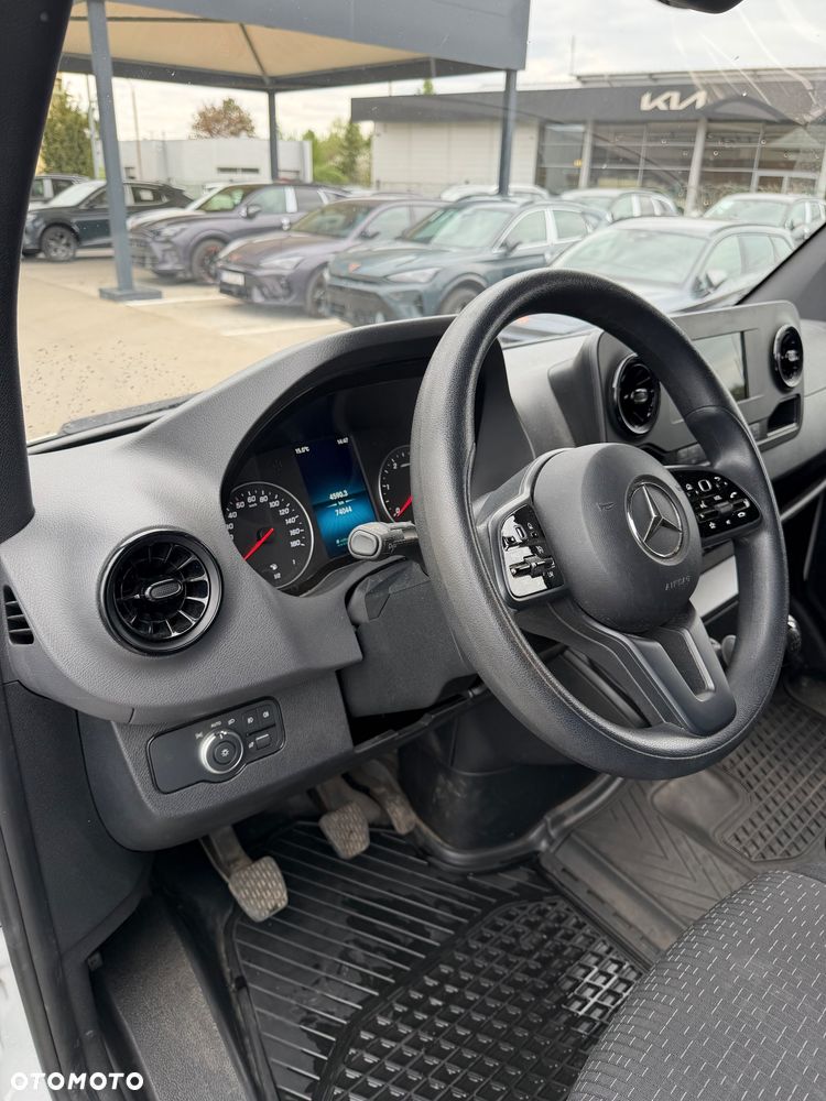 Mercedes-Benz Sprinter L4H2 - 12