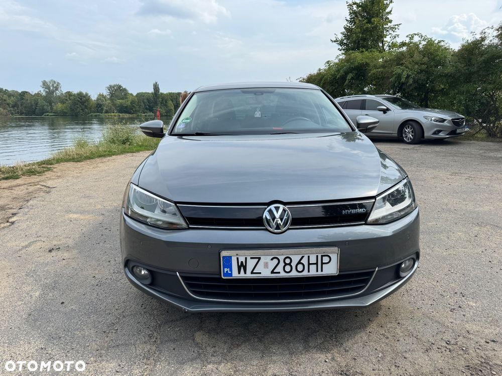 Volkswagen Jetta - 2