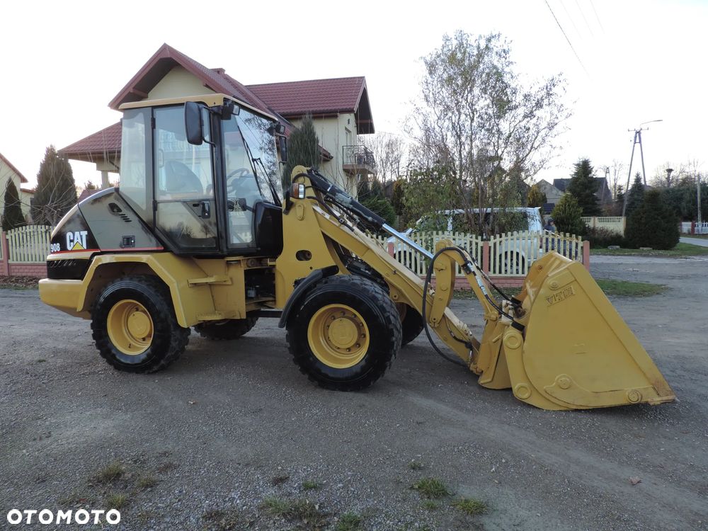 Caterpillar 908 - 6