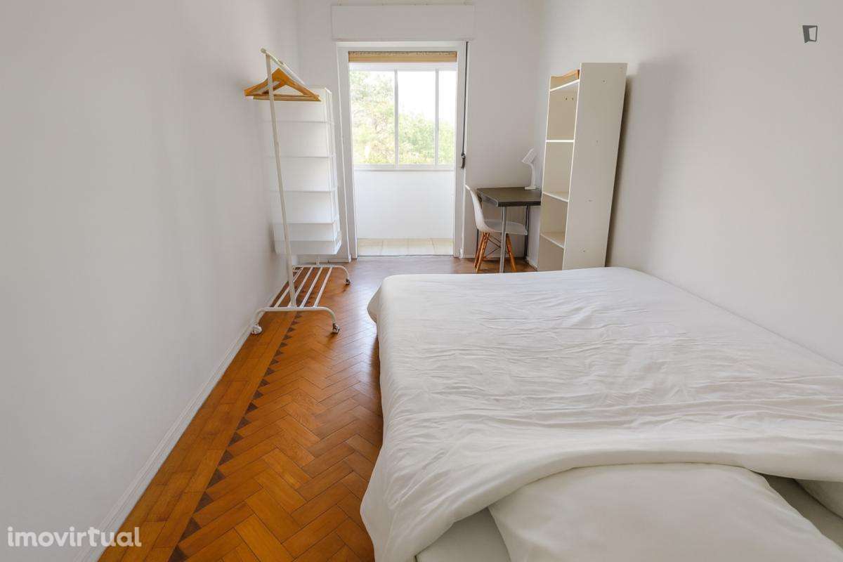 Quarto - localizado em Benfica Lisbon - Grande imagem: 4/11