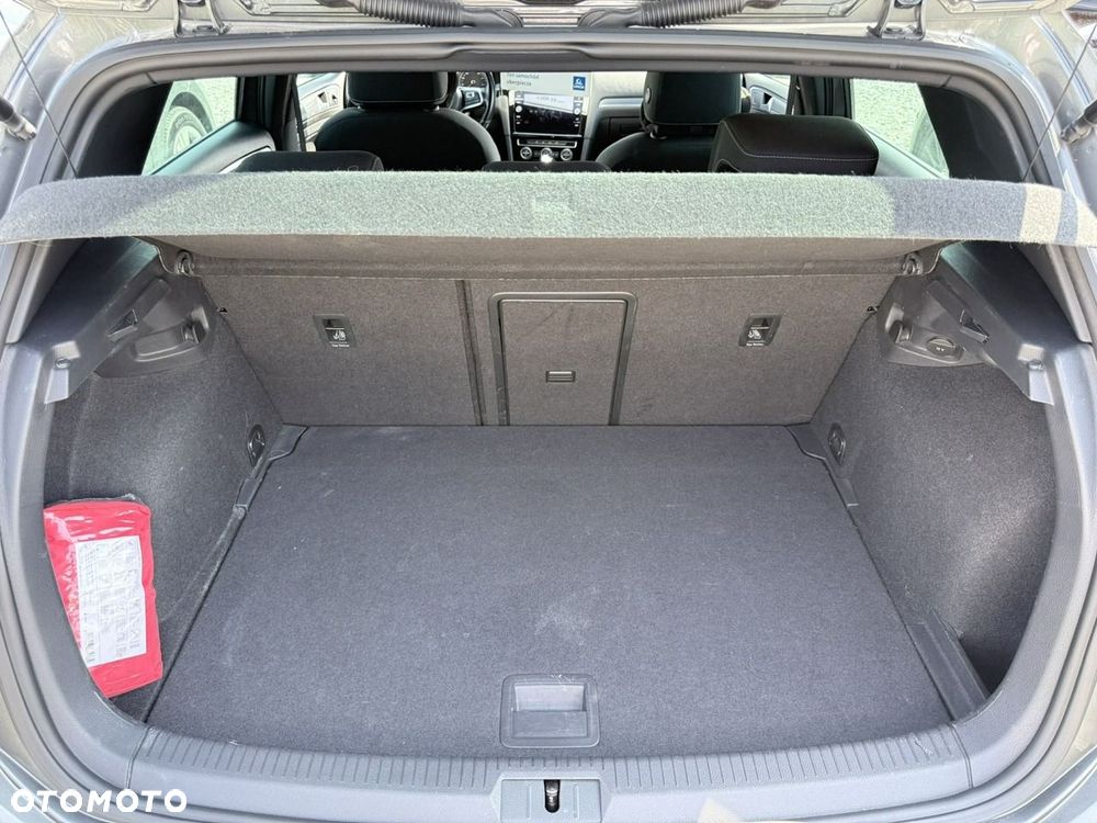 Volkswagen Golf 1.5 eTSI OPF DSG R-Line - 25