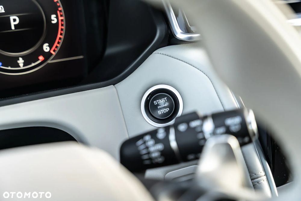 Land Rover Range Rover Velar 3.0d R-Dynamic SE - 34