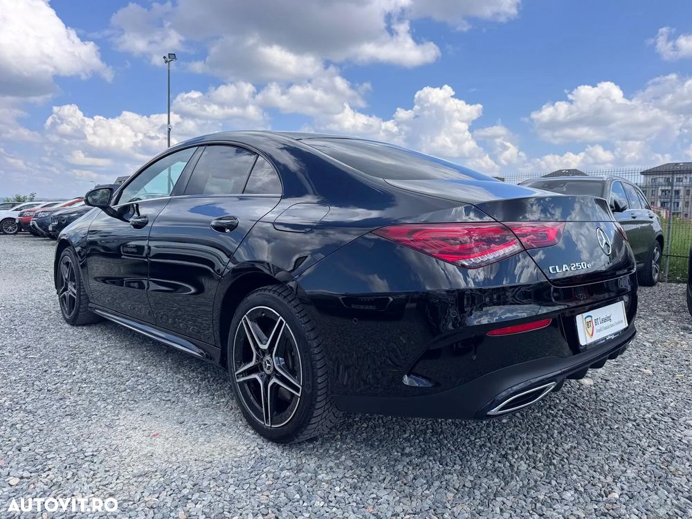 Mercedes-Benz A 250 e 8G-DCT AMG Line - 4