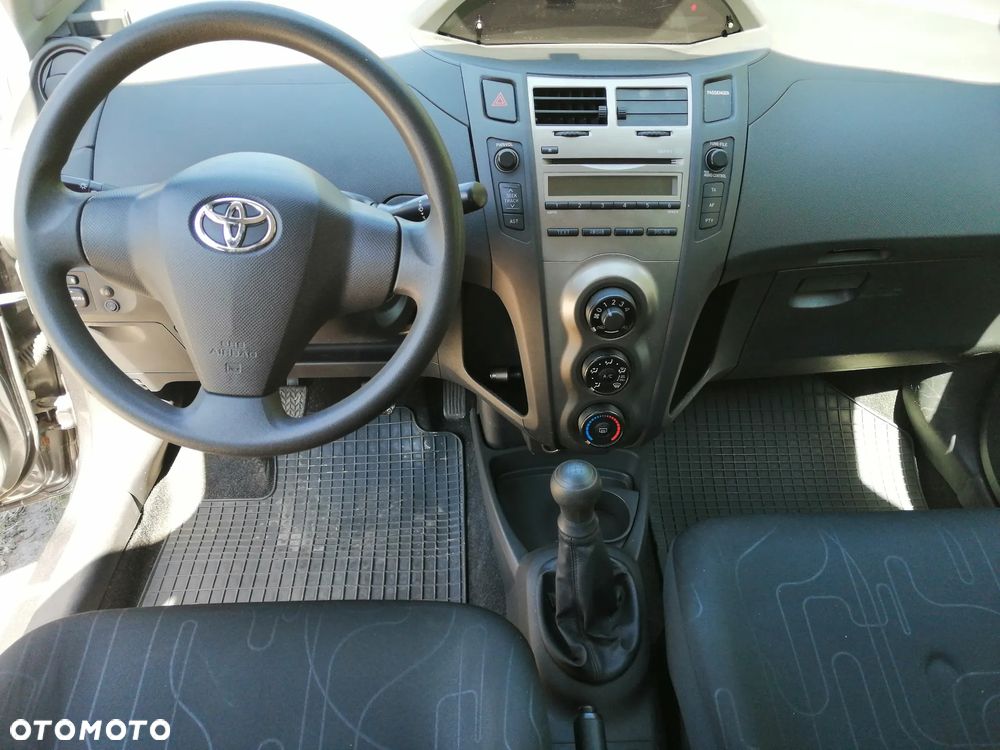 Toyota Yaris 1.0 Active - 9