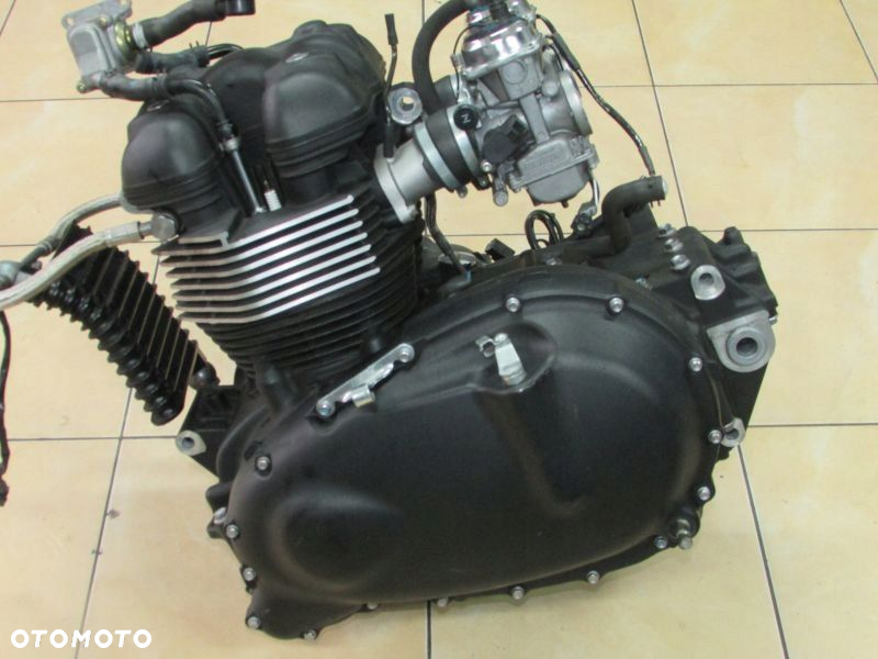 Triumph Scrambler 900  Bonneville silnik engine - 3