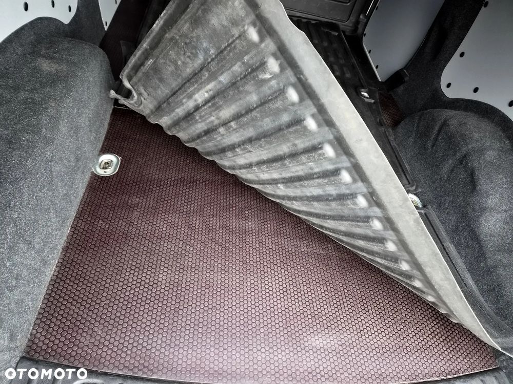 Volkswagen Caddy - 18