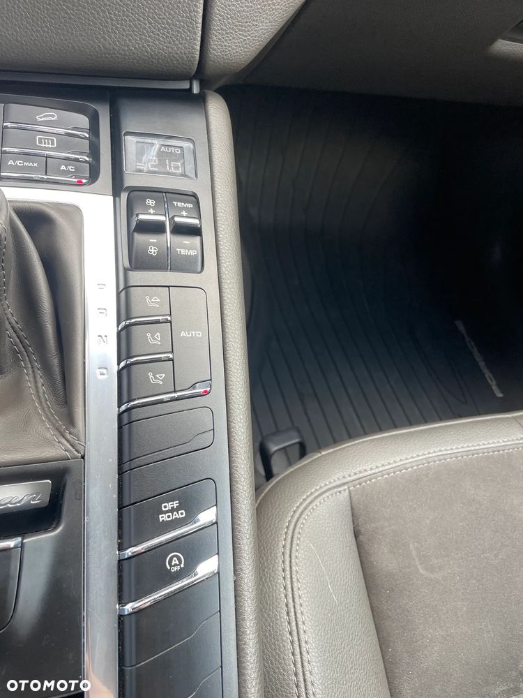 Porsche Macan - 27