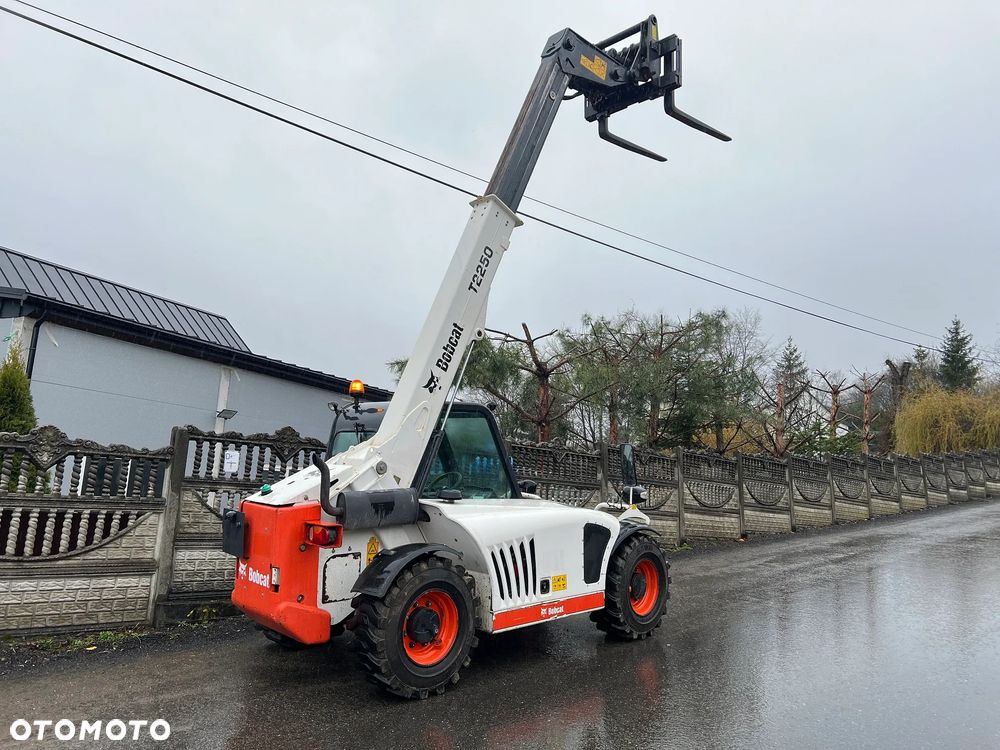 Bobcat T2250 | Ładowarka Teleskopowa | BOBCAT T 2250 | Udźwig 2200 kG | 5 Metrów | Nowe Opony | w Oryginale | Stan IDEALNY | Miniładowarka | 6 Metrów | - 11