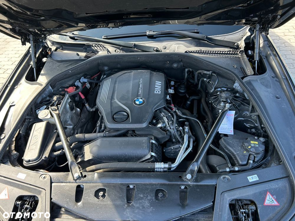 BMW Seria 5 520d - 23