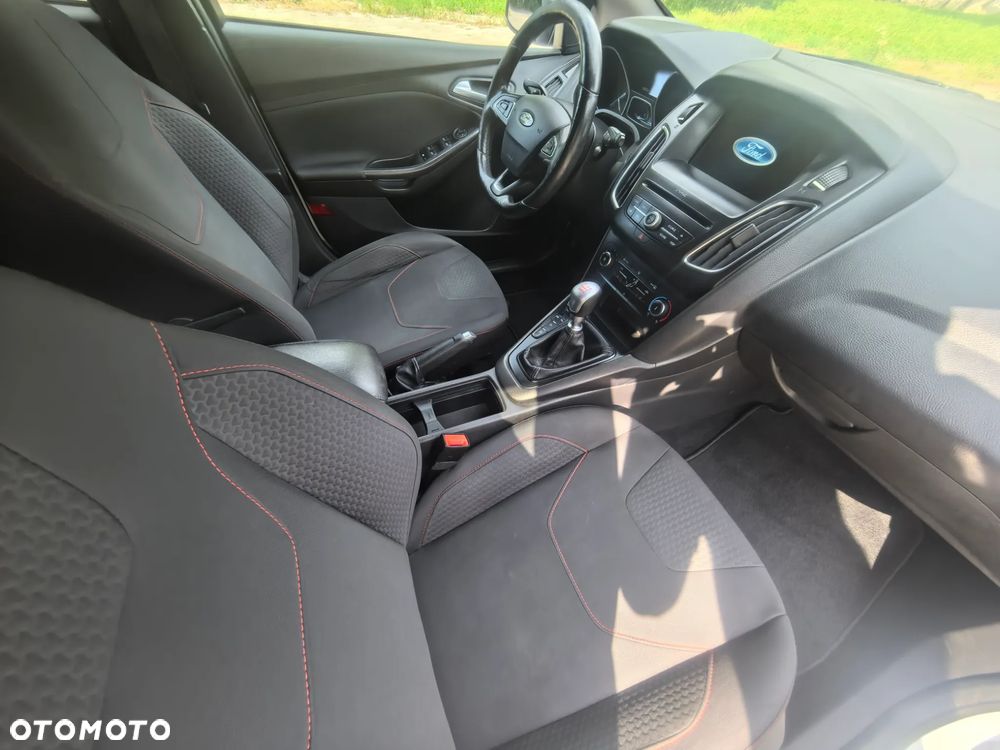 Ford Focus 1.0 EcoBoost ST-Line ASS - 32