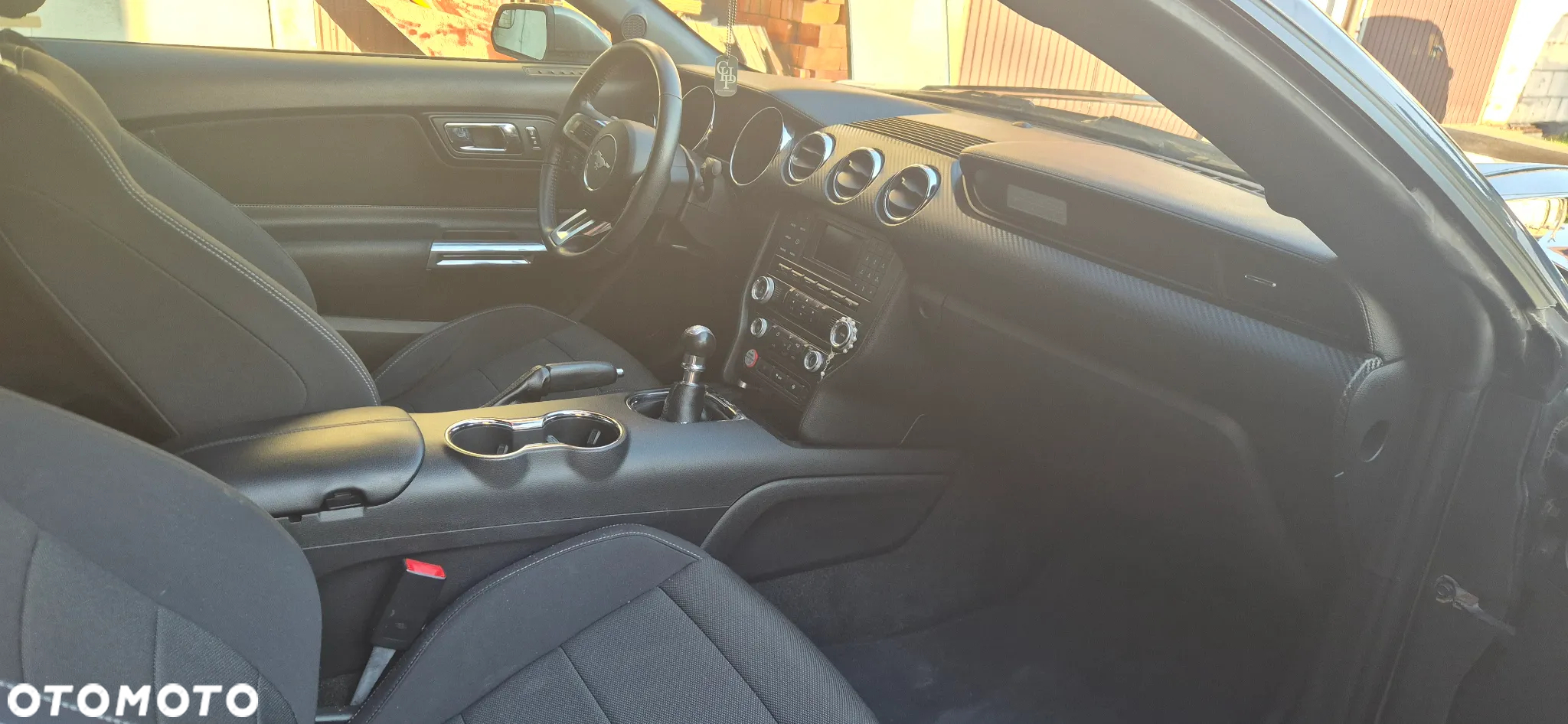 Ford Mustang - 5