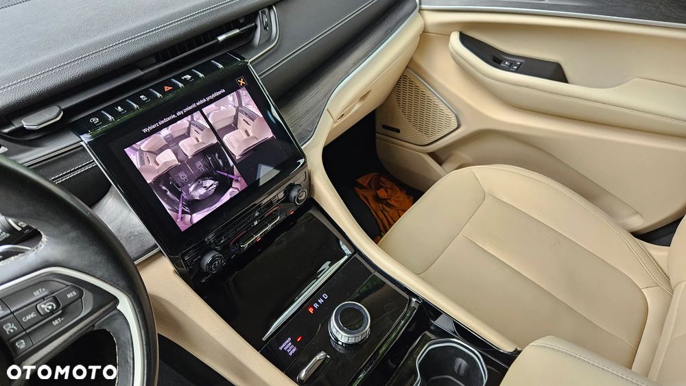 Jeep Grand Cherokee - 35
