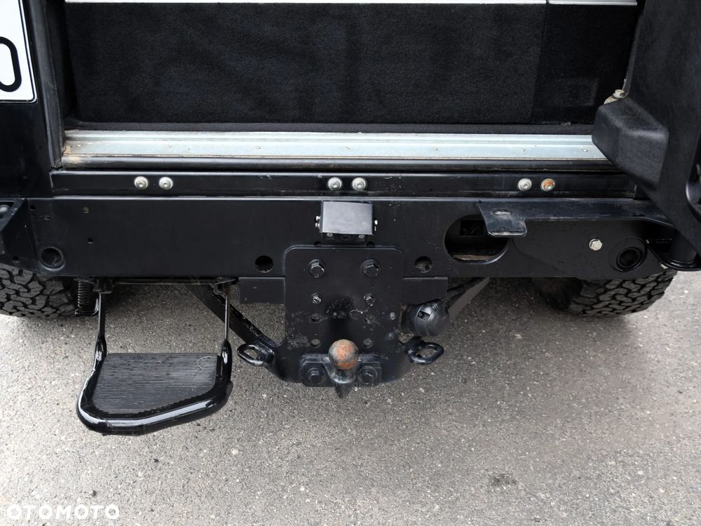 Land Rover Defender - 14