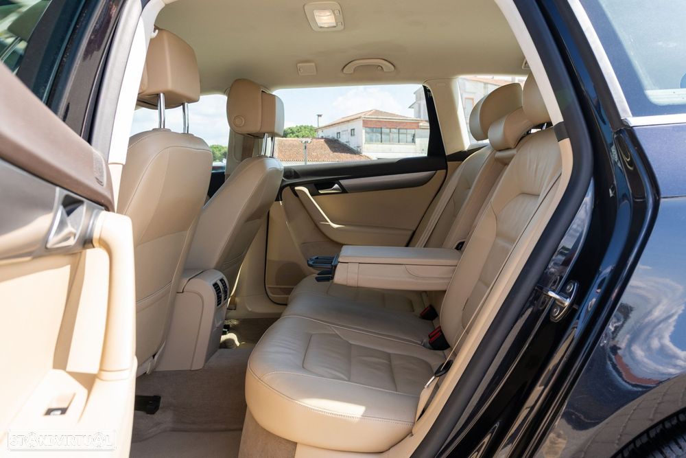 VW Passat Variant 2.0 TDI Highline - 11