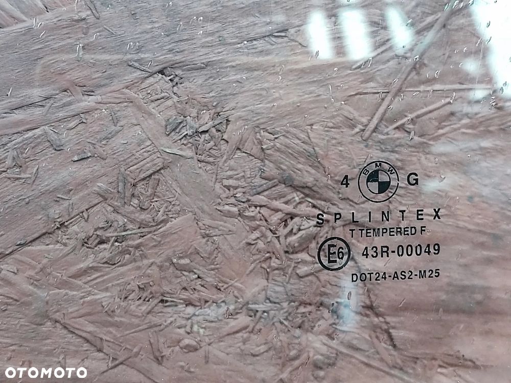 BMW E36 COUPE / CABRIO ORYGINALNE SZYBY BOCZNE ( DRZWI ) LEWA / PRAWA W BDB STANIE O NR. 1 977 514 / 8 201 041 OEM - 6