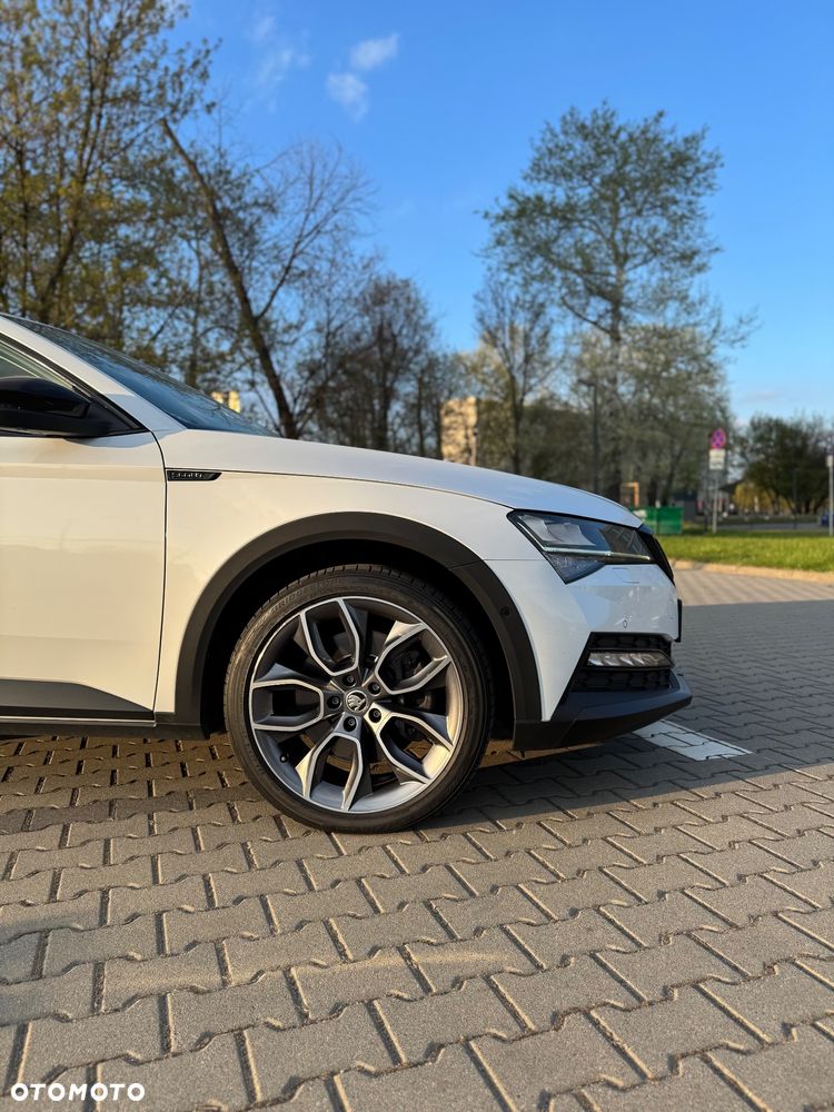 Skoda Superb 2.0 TSI 4x4 Scout DSG - 3